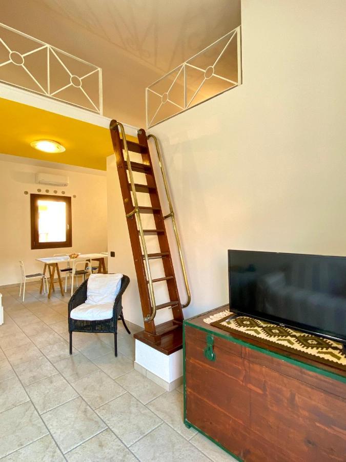 Villa Cala Gavetta Marina Loft à La Maddalena  Extérieur photo