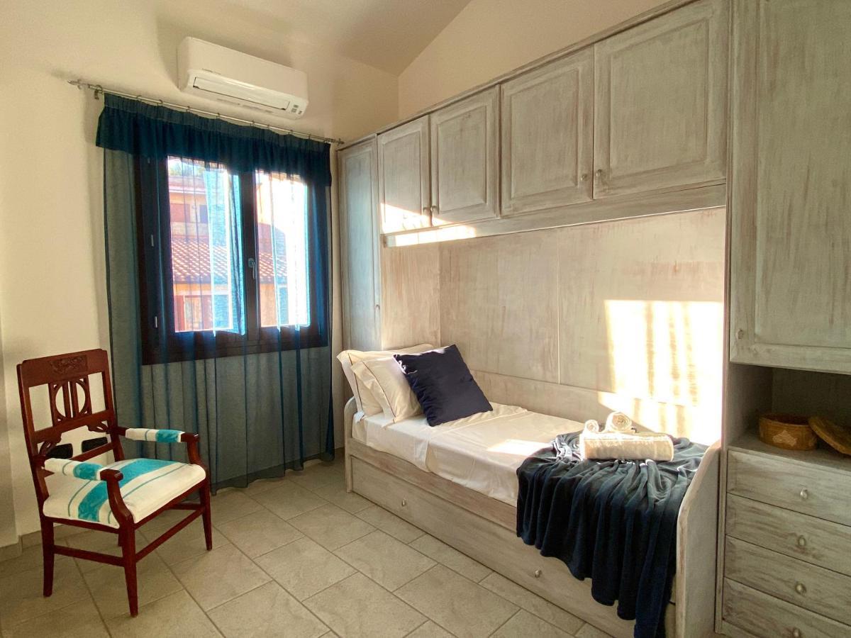 Villa Cala Gavetta Marina Loft à La Maddalena  Extérieur photo